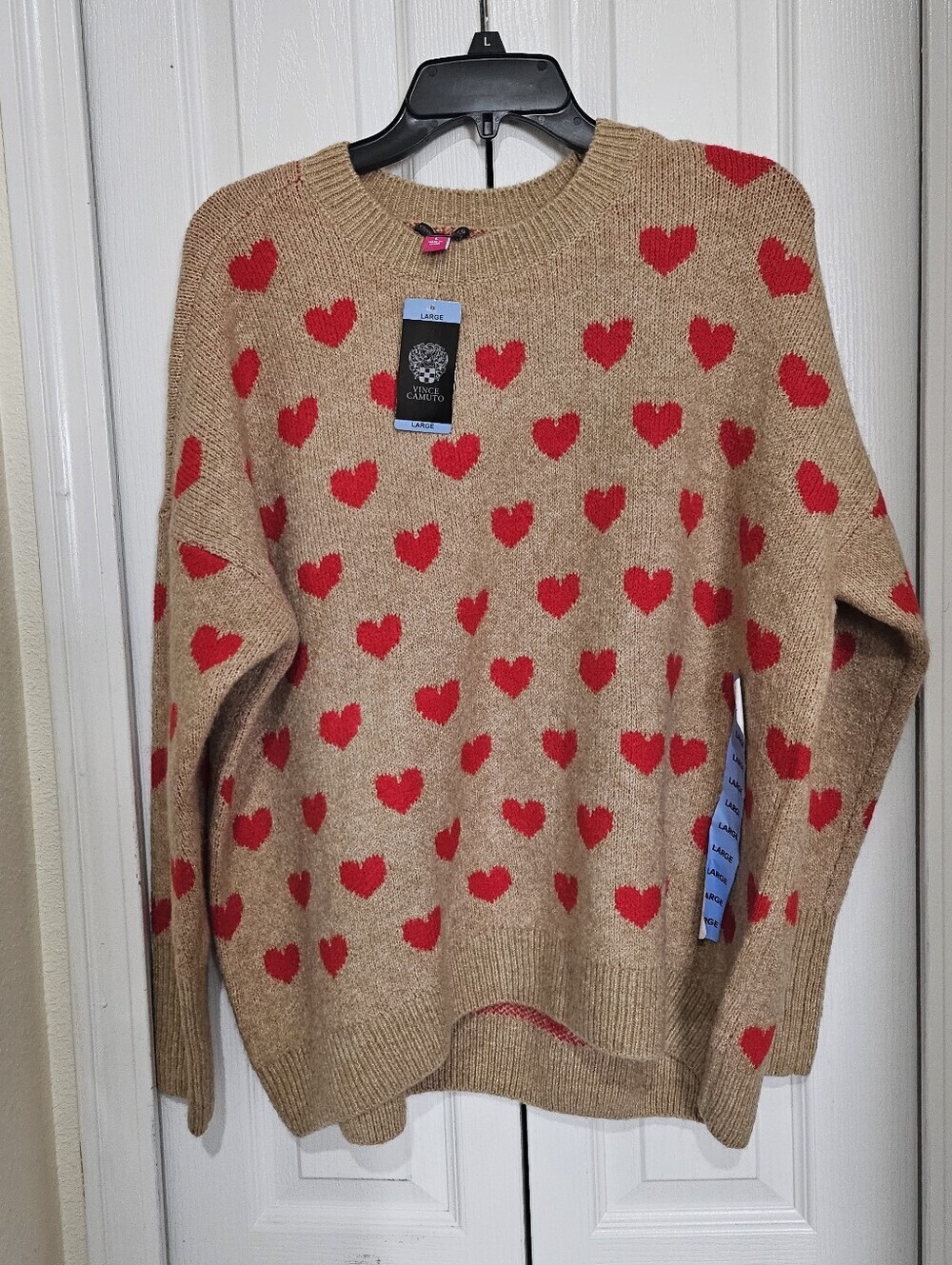 NWT Vince Camuto Heart Print Sweater Women’s Large Camel Red Hearts Crew Neck Kn - Picture 2 of 11